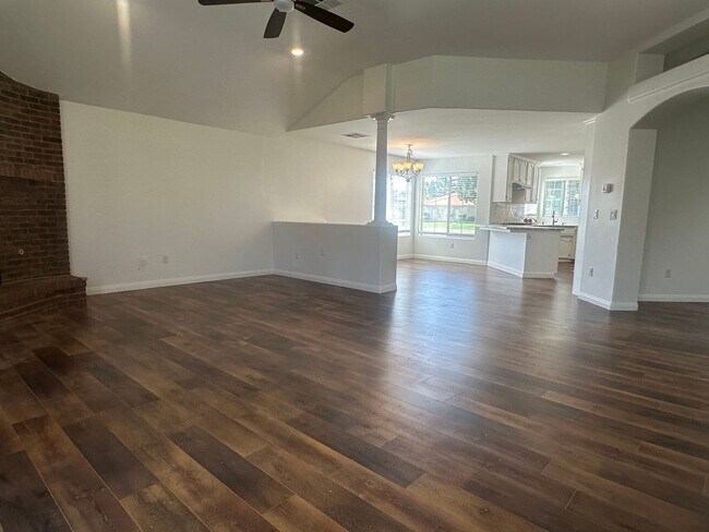 Building Photo - READY NOW! Corner home with a private SPAR...