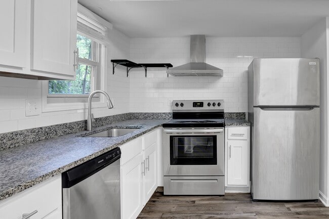 Building Photo - 4520 Coopers Creek Cir SE