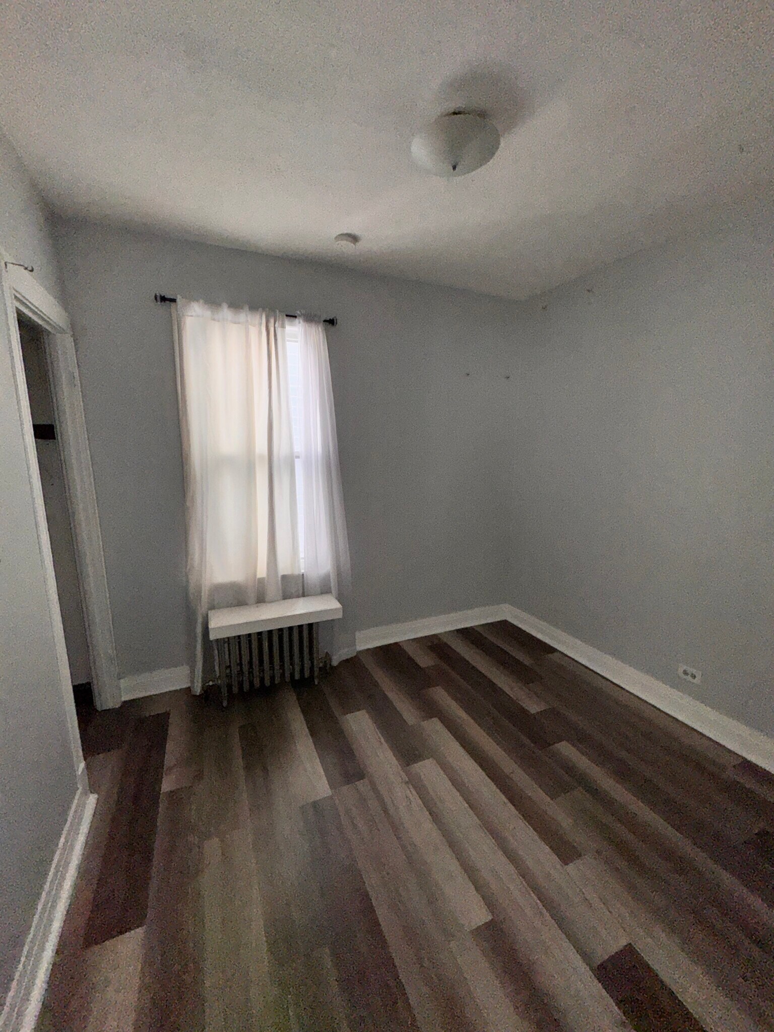 Building Photo - 4215 S Washtenaw Ave