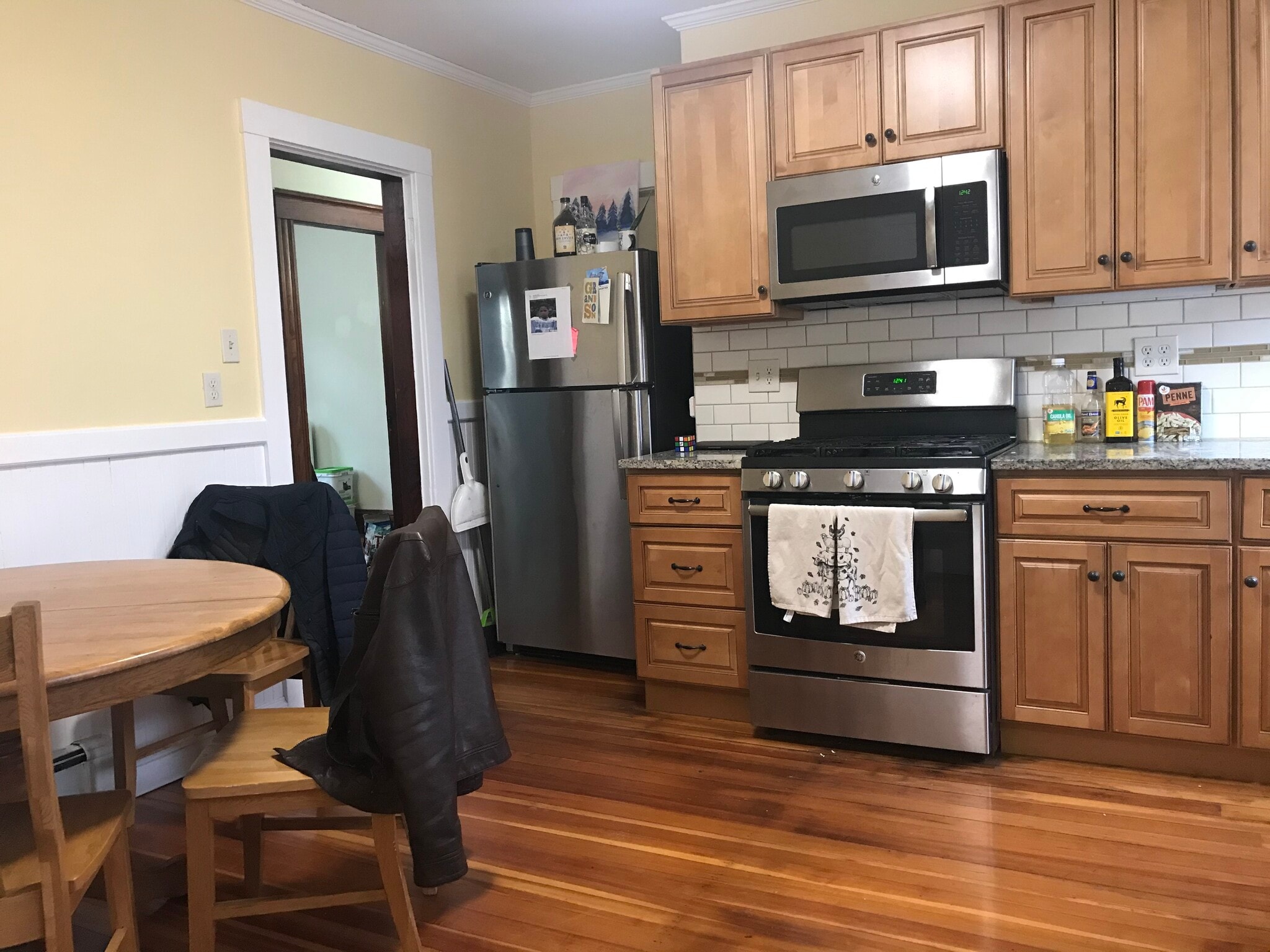 Building Photo - 2 Hillside St