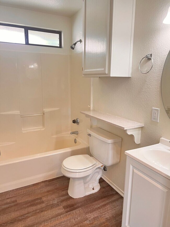 Building Photo - 8600 Lyn River Ct