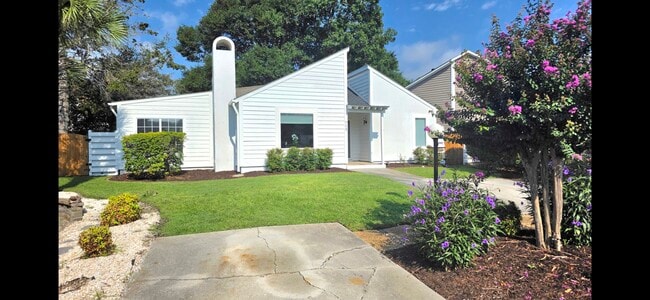 Building Photo - 713 Jerdon Cir