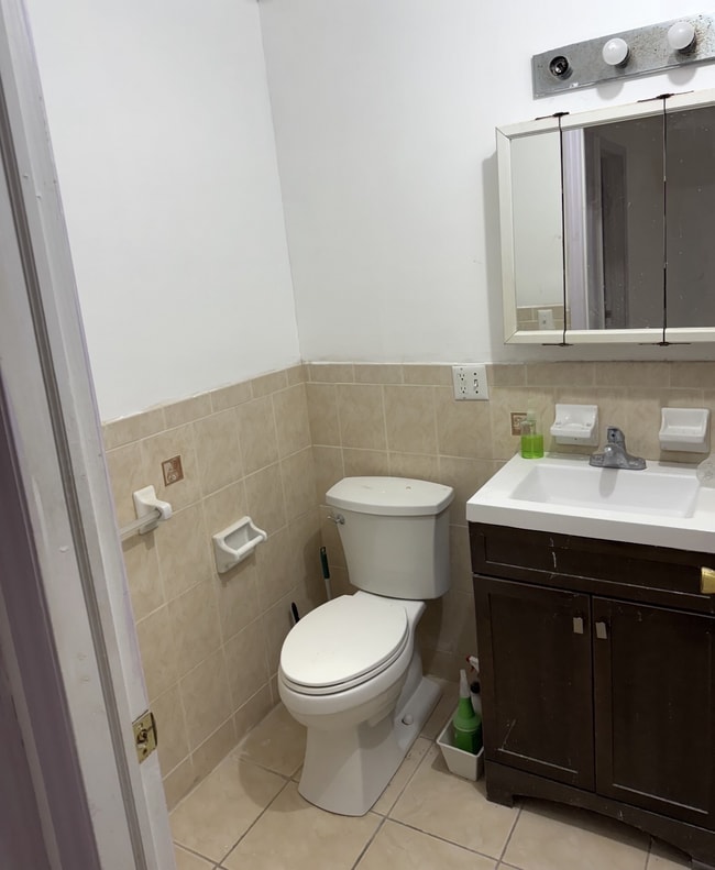 Building Photo - 38 Graham St