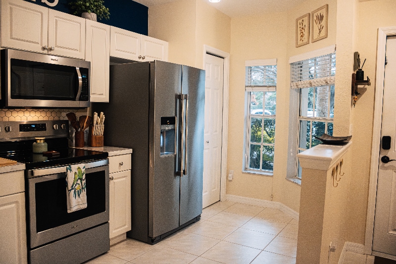 Building Photo - 9175 Celeste Dr