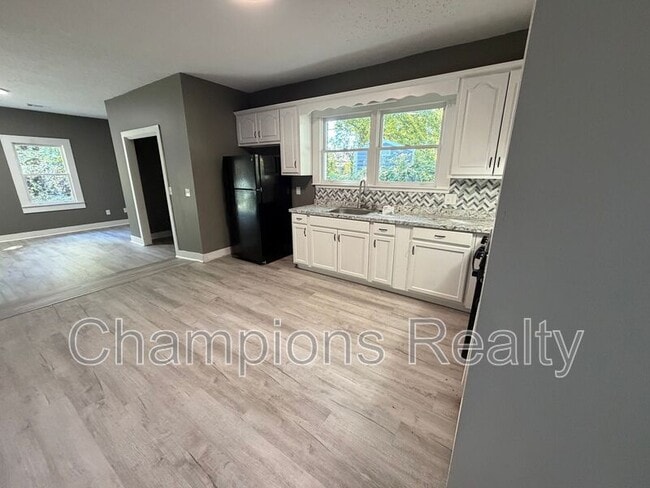 Building Photo - 948 Belvedere Dr