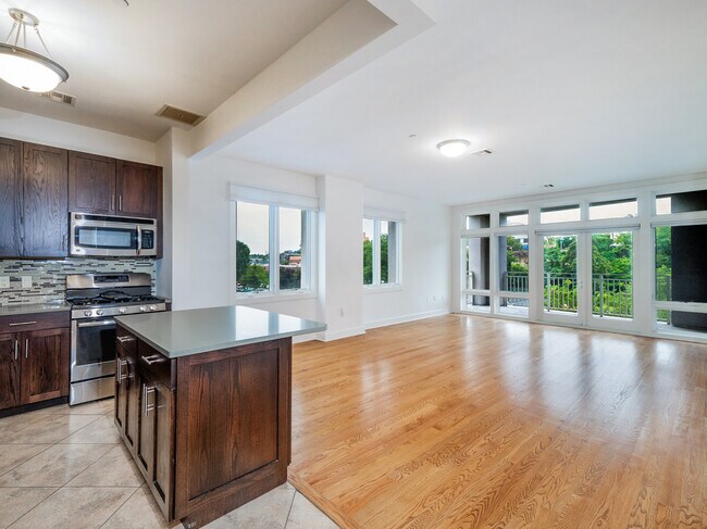 Building Photo - 90 Bay Street Lndg