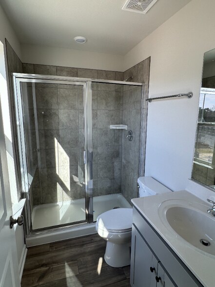 Building Photo - 5862 Ginger Dr