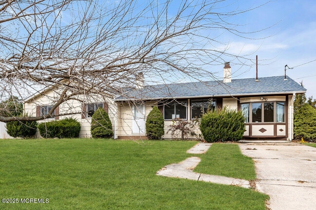 Building Photo - 1841 2nd Ave