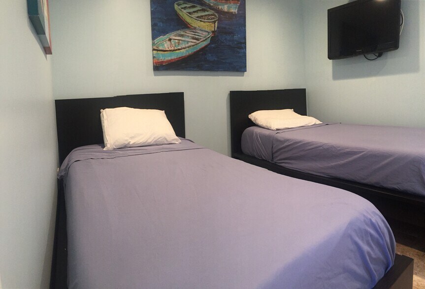 Building Photo - 44 Hancock Ave