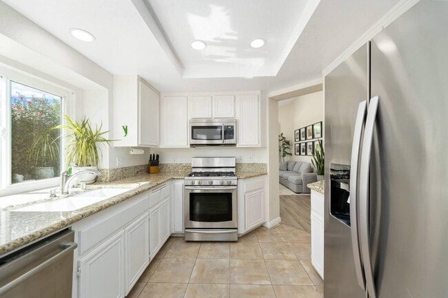 Building Photo - 46253 Mesa Verde Trail