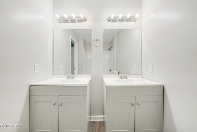 Building Photo - 404 Missouri Ave