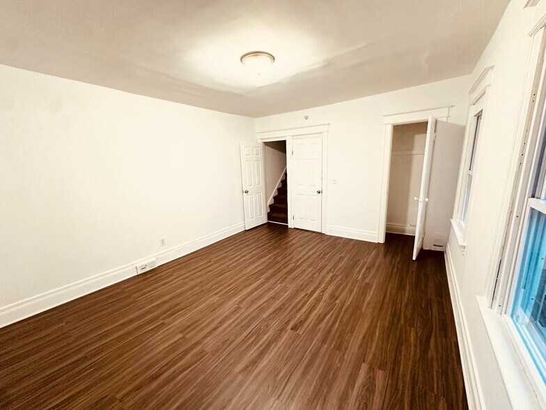 Building Photo - 96-98 Durnan St