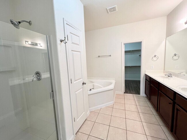 Building Photo - 108 Major Lee Ln