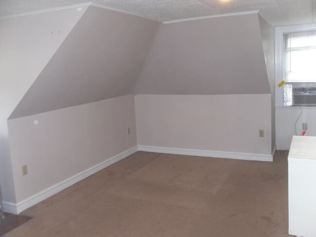 Bedroom 3 - 223 Halket St