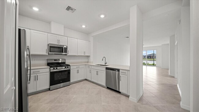Building Photo - 14730 White Pearl Rd