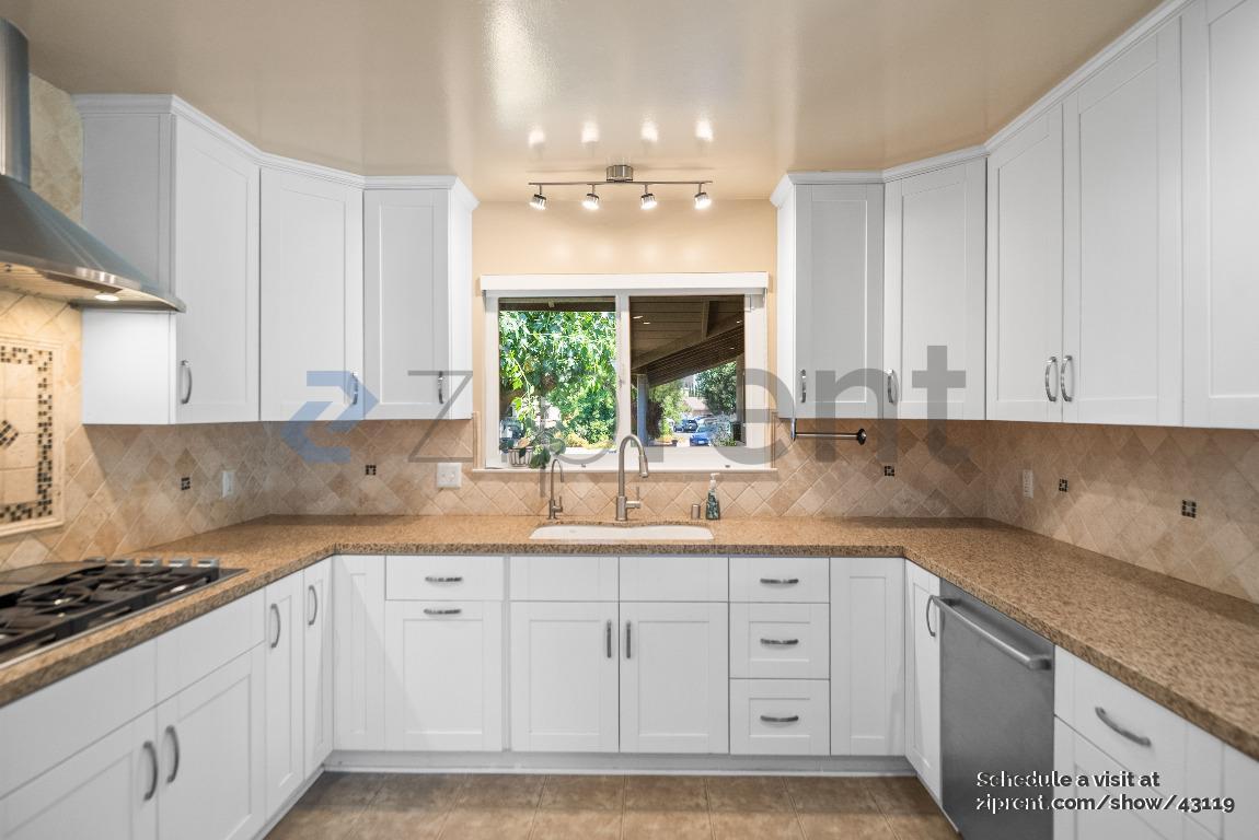 Building Photo - 119 Calado Ave