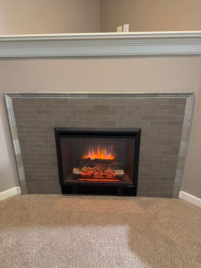 Building Photo - Beautiful 2br/2.5ba Townhome in Arbor Parc...