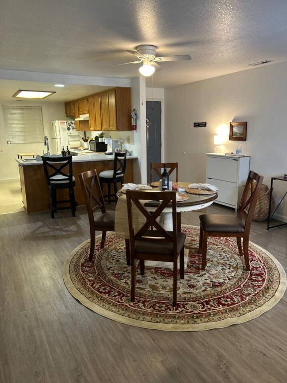 Building Photo - 563 Primrose Dr