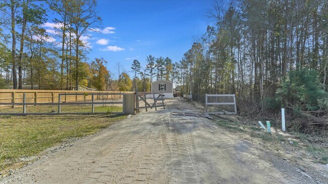 Building Photo - 65 County Rd 5002