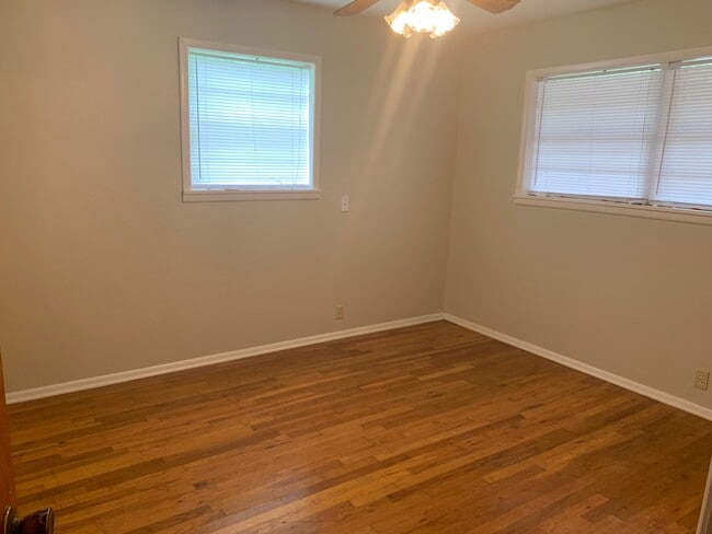 Building Photo - 406 Turner St