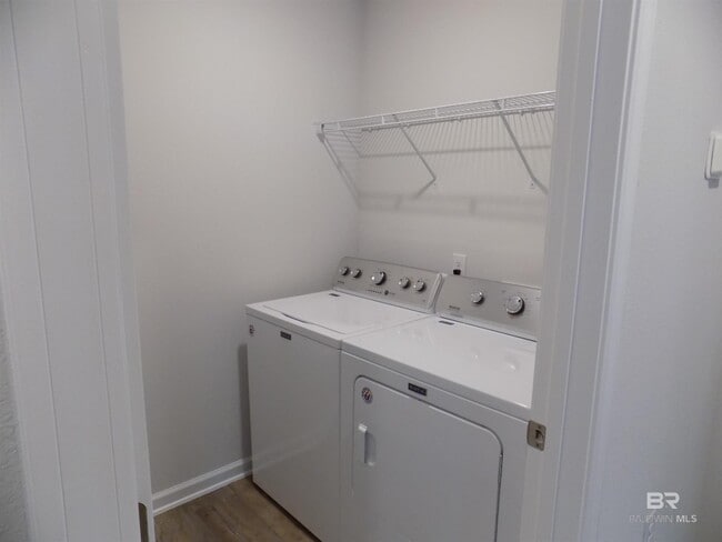 Building Photo - 10402 Ruffian Rte