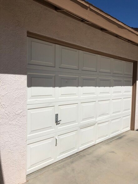 Building Photo - 408 W Felspar Ave