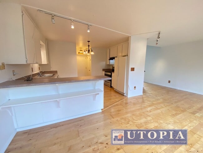 Building Photo - Charming 3 bed, 1.5 bath home in Live Oak, close to the beach and local markets