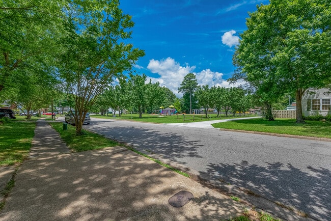Building Photo - 2105 Grey Fox Ln