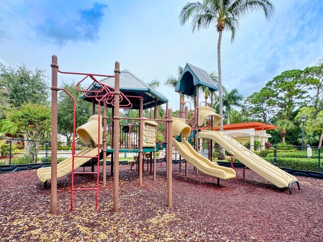 Building Photo - 9309 Myrtlewood Cir W