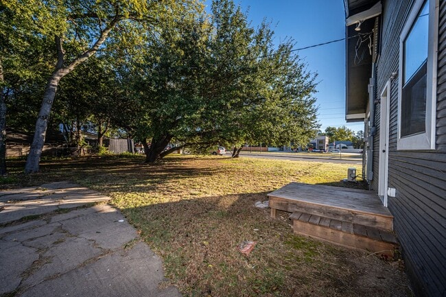 Building Photo - New 3 Bedroom 2 Bath on Stanley SW