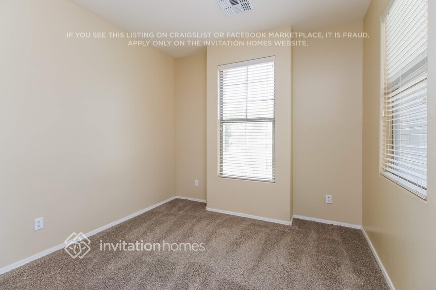 Building Photo - 7035 S San Jacinto Ct