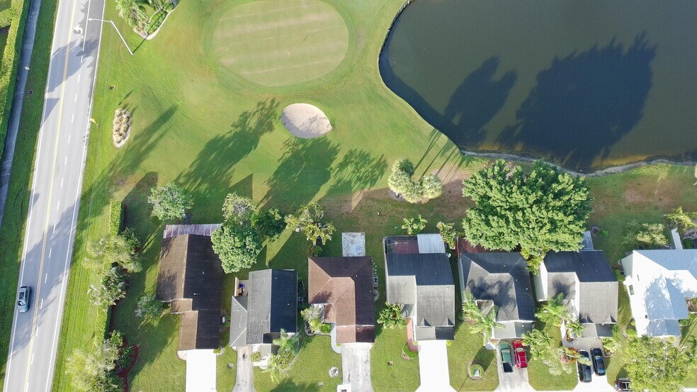 Building Photo - 5885 Northpointe Ln