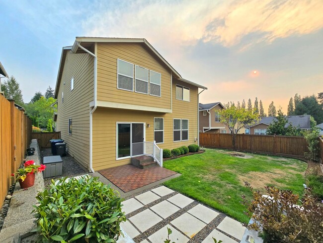 Building Photo - Bright & Spacious 4-Bedroom Home for Rent ...