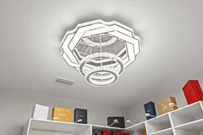 Building Photo - 11014 Rustic Timber Lp