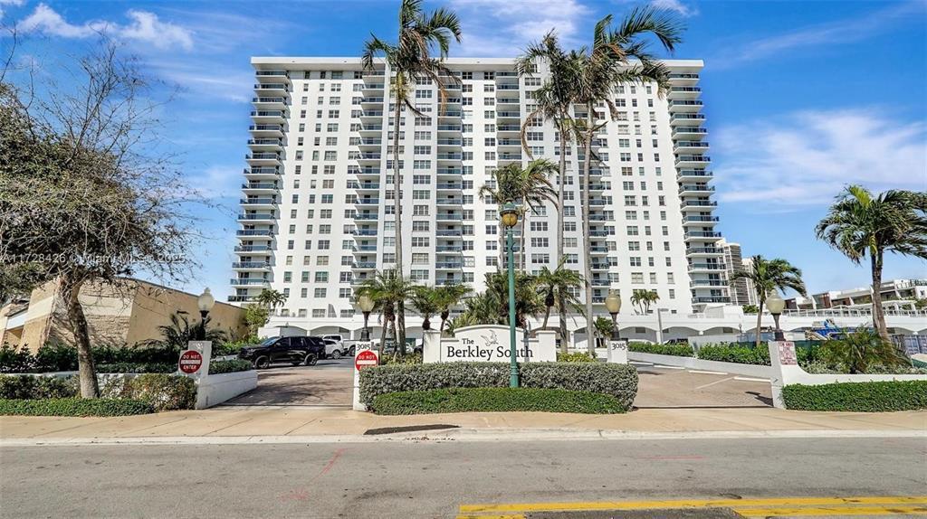 Building Photo - 3015 N Ocean Blvd