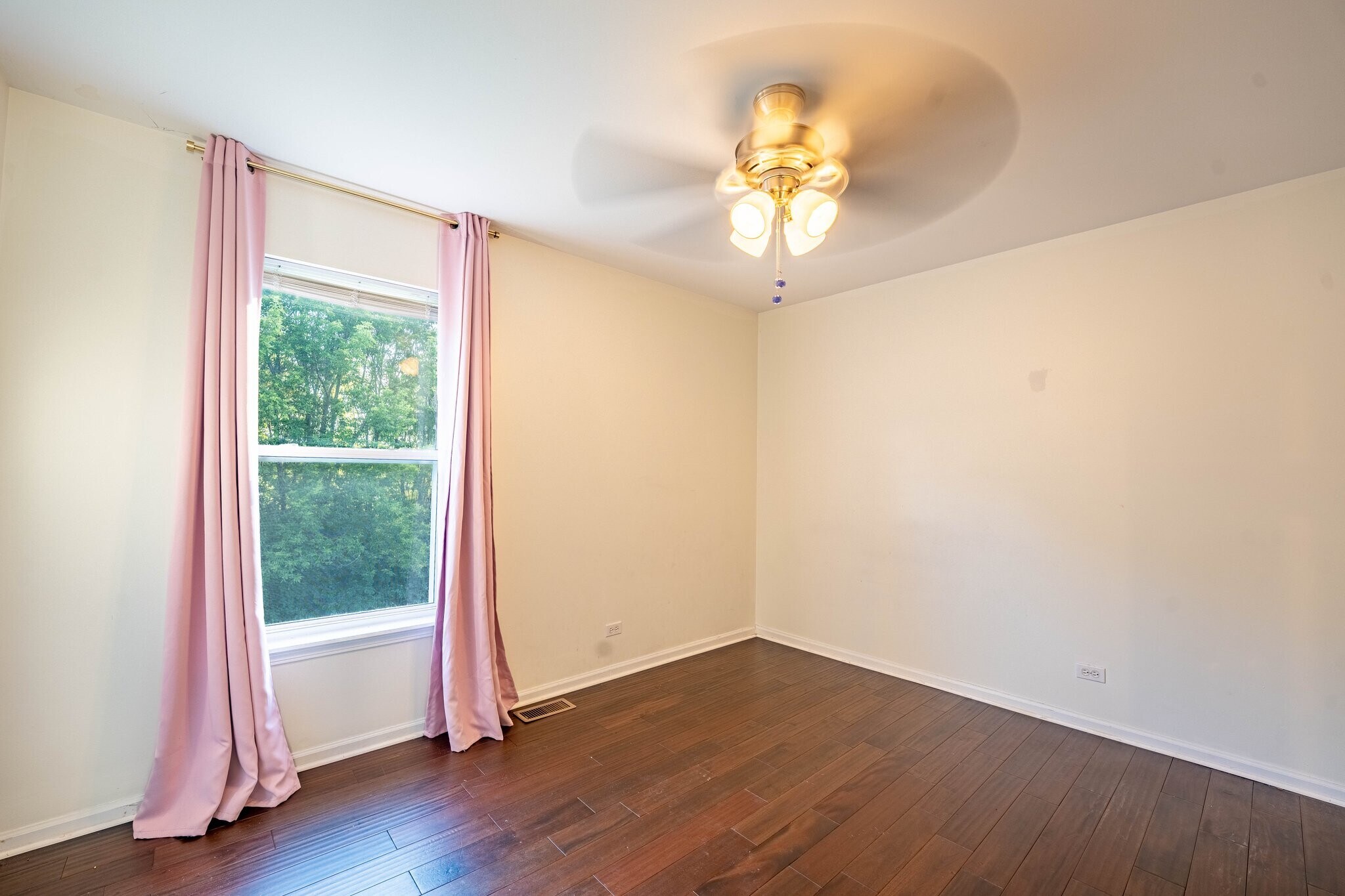 Building Photo - 965 Summerhill Dr