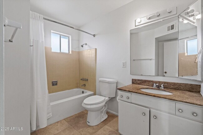 Building Photo - 2346 E Shaw Butte Dr