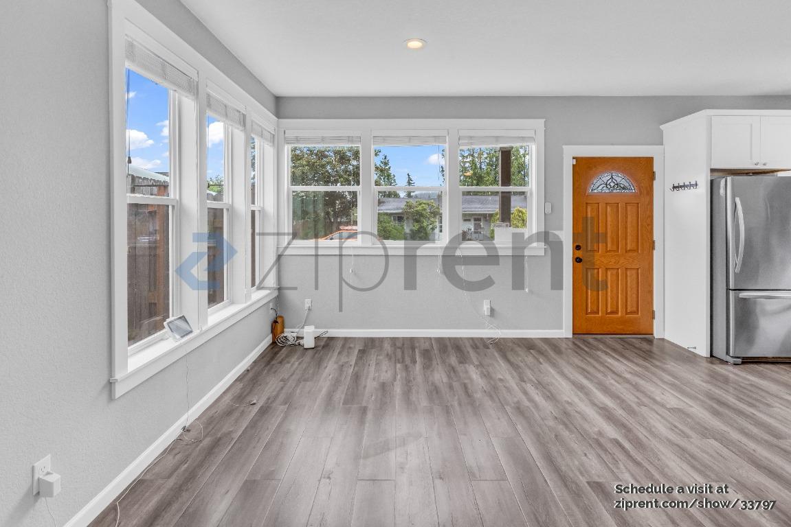 Building Photo - 4451 SE 117th Ave