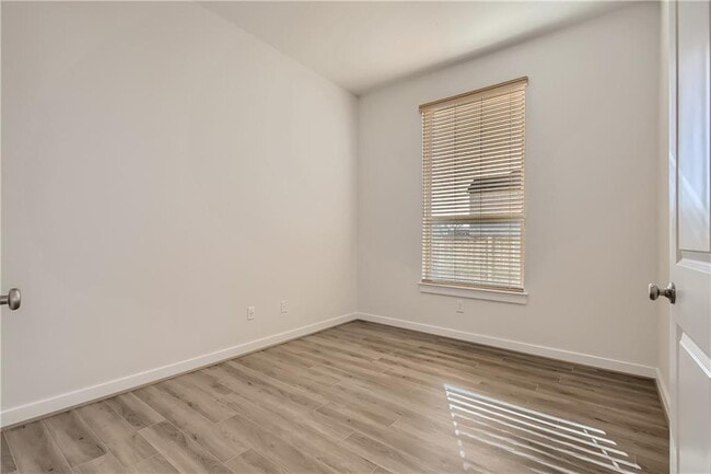 Building Photo - 4504 Post Loop