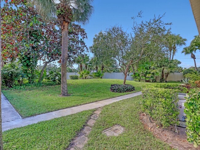 Building Photo - 6552 Chasewood Dr