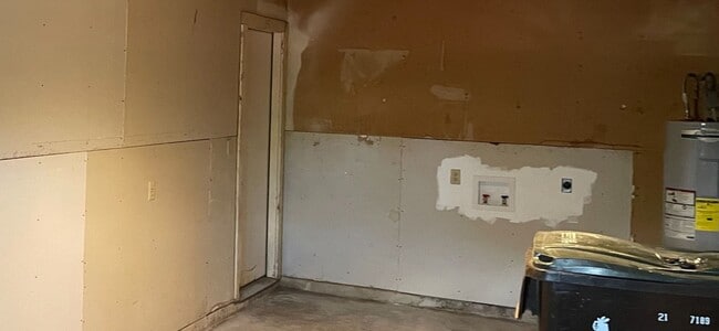Building Photo - 306 Sun Flower Dr
