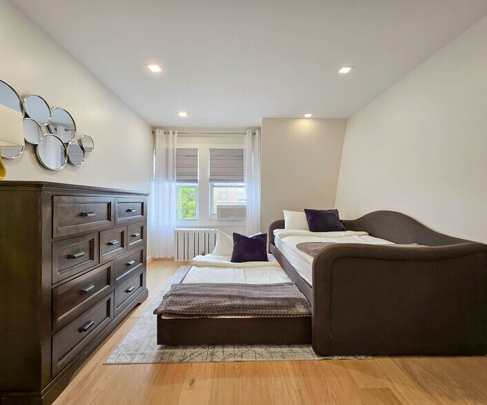 Building Photo - 3239 46th St