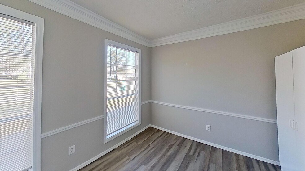 Building Photo - Spacious Lithonia Gem in a Quiet Community