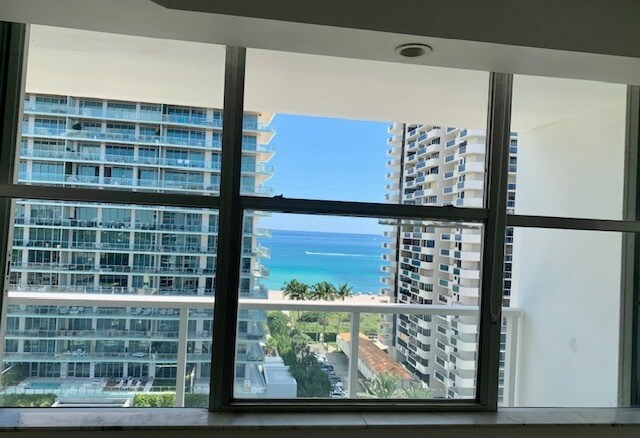 Building Photo - 5750 Collins Ave