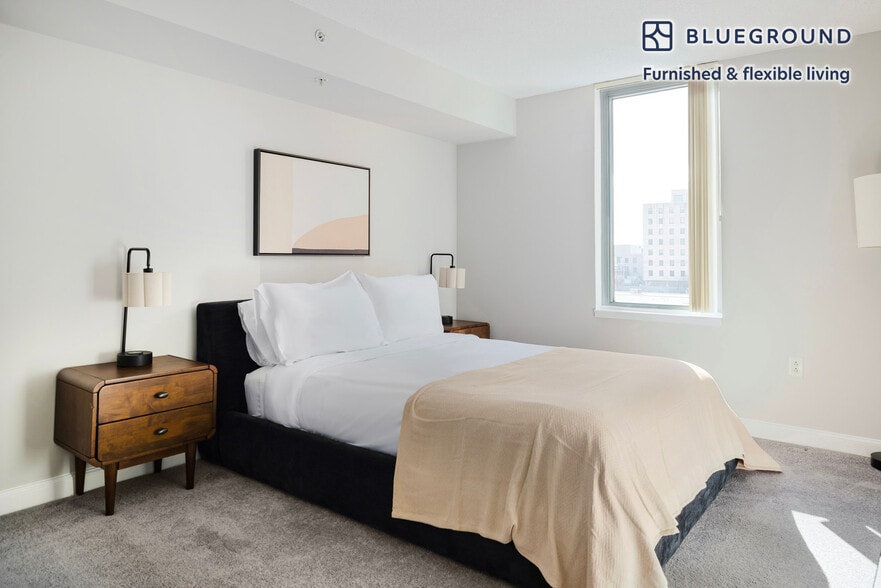 Building Photo - 4835 Cordell Ave