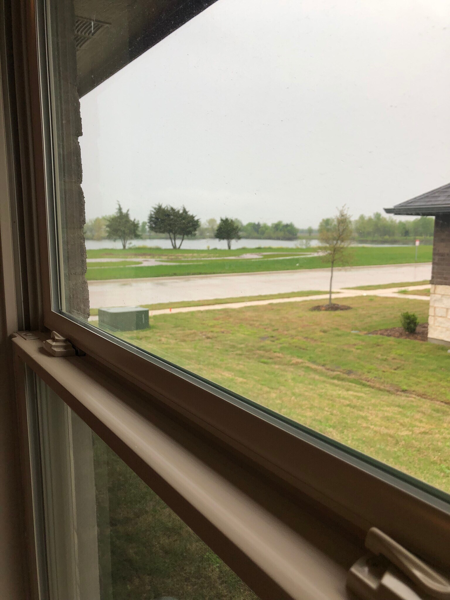 Building Photo - 530 Meadowlake Dr