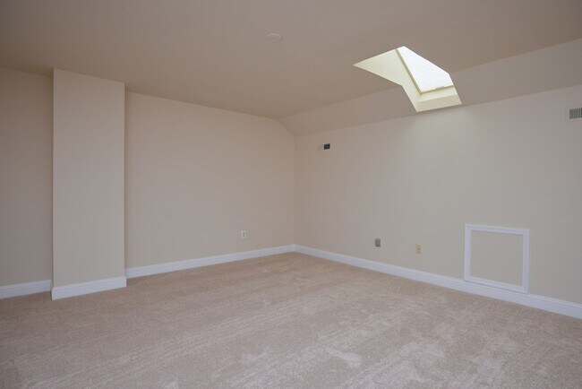 Building Photo - 10607 Farmbrooke Ln