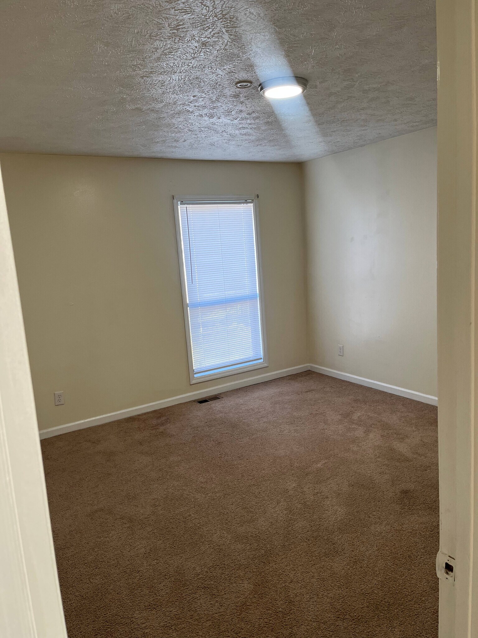 Building Photo - 5735 Aftonshire Dr