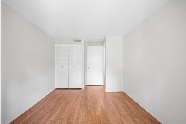 Building Photo - 9453 Chadburn Pl