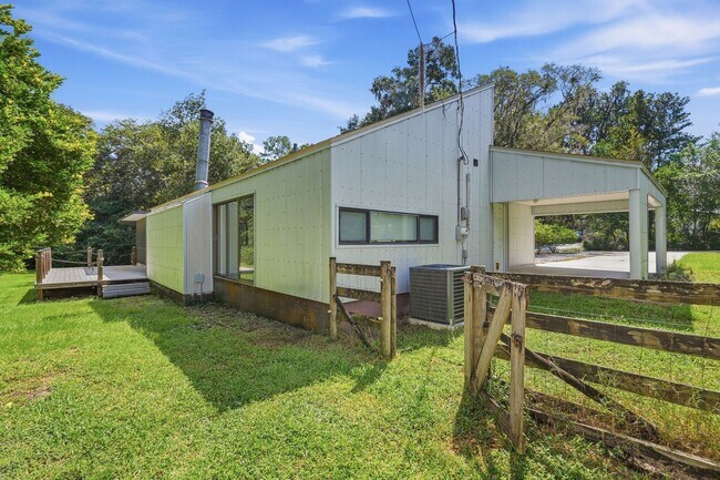 Building Photo - 2266 SW 43rd Pl